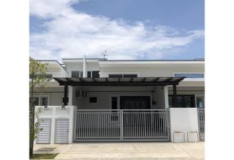 CasaStayz Kluang has Balcony rooms