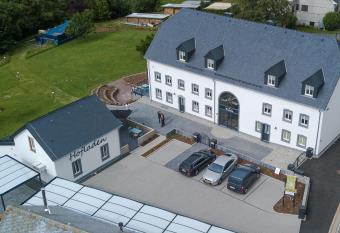 POSTRELAIS ARDENNES  has Balcony rooms