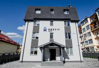                         Nesvit                                     allows 18 year olds to book a room