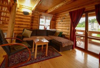 Milanova koliba Zlatar has Balcony rooms