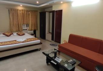 Hotel Royal Residency has Smoking rooms