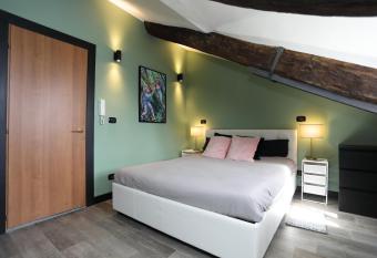 Suite San Massimo allows 18 year olds to book a room