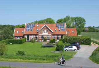 Ferienwohnungen Zollhaus Utlandshoern has Balcony rooms