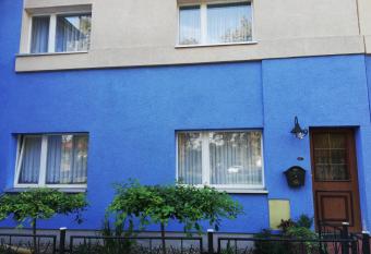 Pension Becker Luckenwalde allows 18 year olds to book a room