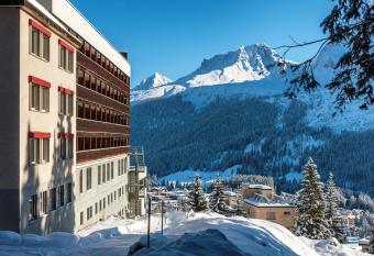 Arosa Mountain Lodge allows 18 year olds to book a room