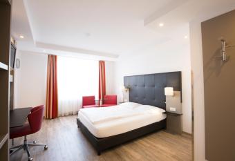 Select Hotel A1 Bremen-Stuhr allows 18 year olds to book a room