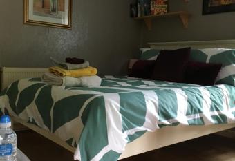 Willow Barn has rooms with a private hot tub