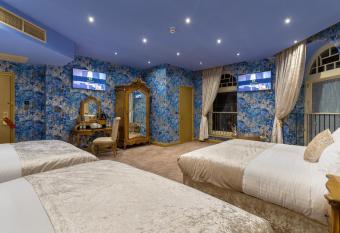 The Coal Exchange Hotel allows 18 year olds to book a room