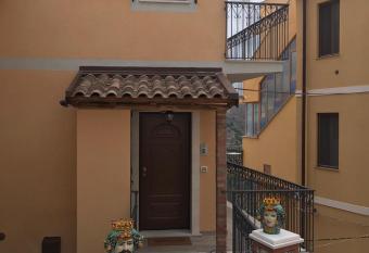 Casa Vacanza Cundari has Balcony rooms