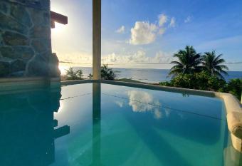 Layla Guesthouse has Balcony rooms