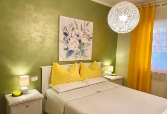 Residenza Airone Bianco allows 18 year olds to book a room