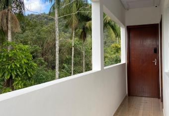 Cantinho do sossego has Balcony rooms