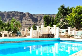 Finca Tom  s y Puri has Balcony rooms