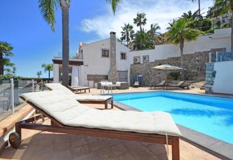 Villa Zagara Garden allows 18 year olds to book a room