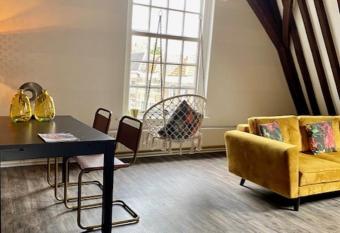 Torenkamer Middelburgh allows 18 year olds to book a room