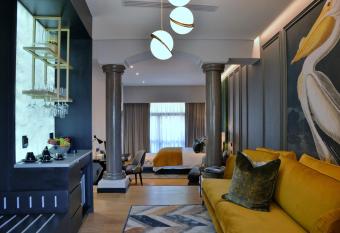 Apogee Boutique Hotel & Spa allows 18 year olds to book a room