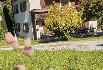 Landhaus Hoschek has Balcony rooms