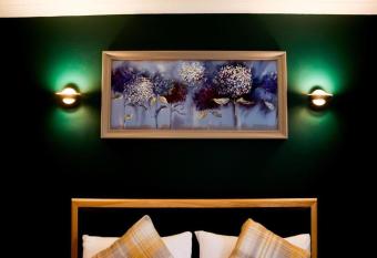 Lomond Park Hotel allows 18 year olds to book a room