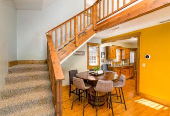 Blue Spruce . Trailside Lodging has Balcony rooms