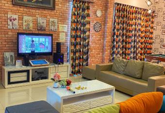 Sitiawan Paradise Teluk Batik Karaoke Snooker BBQ 15Pax has Balcony rooms