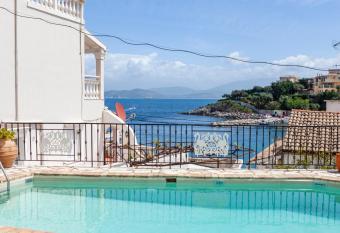 Limani Apartments has Balcony rooms