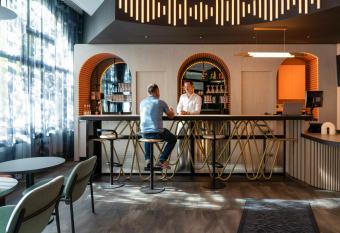 ibis Styles Paris Porte de Versailles - Mairie d Issy has Balcony rooms