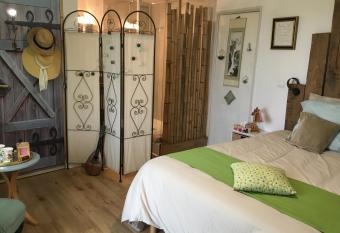 Maison Dougnac allows 18 year olds to book a room