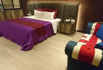 Venice Motel allows 18 year olds to book a room