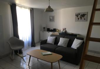 L Ecrin, duplex class   2   toiles, au c  ur de Villandry has Balcony rooms