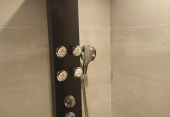 Hotel Gloria has rooms with a private hot tub