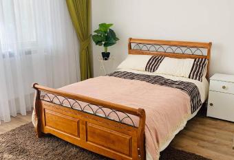 Niran Apartament allows 18 year olds to book a room