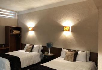 Hotel Casa Blanca allows 18 year olds to book a room