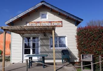 Chalet Les P tites Maisons dans la Prairie allows 18 year olds to book a room
