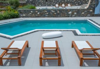 Deluxe Paros Villa Grand Villa Sea View Private Pool 4 BDR Tserdakia has Balcony rooms