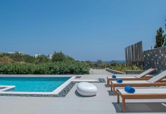 Luxury Paros Villa Master Villa Sea View Private Pool 3 BDR Tserdakia has Balcony rooms