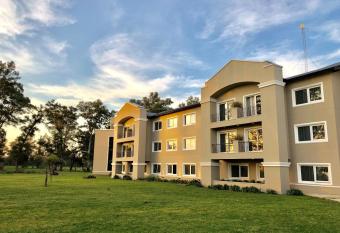 Howard Johnson Resort & Convention Center Ezeiza has Balcony rooms