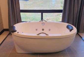 Peixe Gordo Hotel allows 18 year olds to book a room