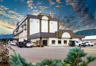 Quality Inn Sunshine Suites has Balcony rooms