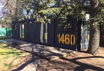 Chacras Coria Posada 1460 allows 18 year olds to book a room