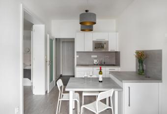 Apartm  n Solaris has Balcony rooms