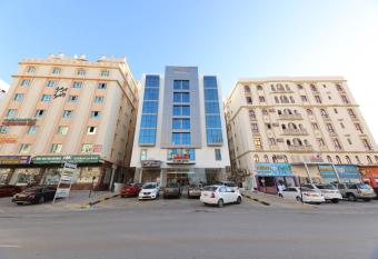 Al Reef Hotel allows 18 year olds to book a room