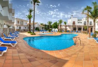 SOL ZAHARA chalets & apartamentos has Balcony rooms