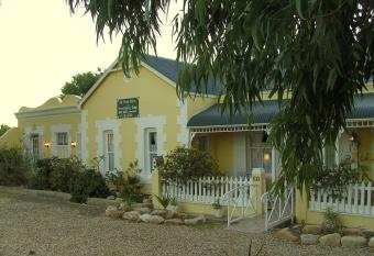 Saxe-Coburg Lodge has Balcony rooms