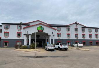 Spark by Hilton Wichita Falls allows 18 year olds to book a room