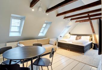Perfect Flats for Friends & Families in central Copenhagen has Balcony rooms