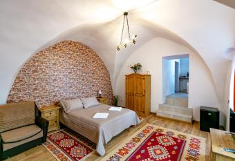 Rosenthal House allows 18 year olds to book a room