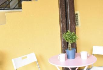 La Casa di Oreno has Balcony rooms