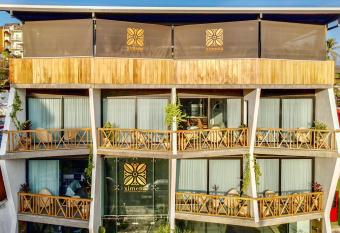 Ximena Hotel Boutique allows 18 year olds to book a room
