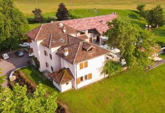 Nogherazza - La Locanda has Balcony rooms
