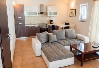 Apartment-rooms Preka has Balcony rooms